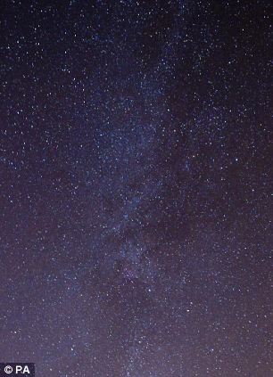 虽然金龟子无法准确辨识星座位置，但是通过银河系的光芒能够顺利导航