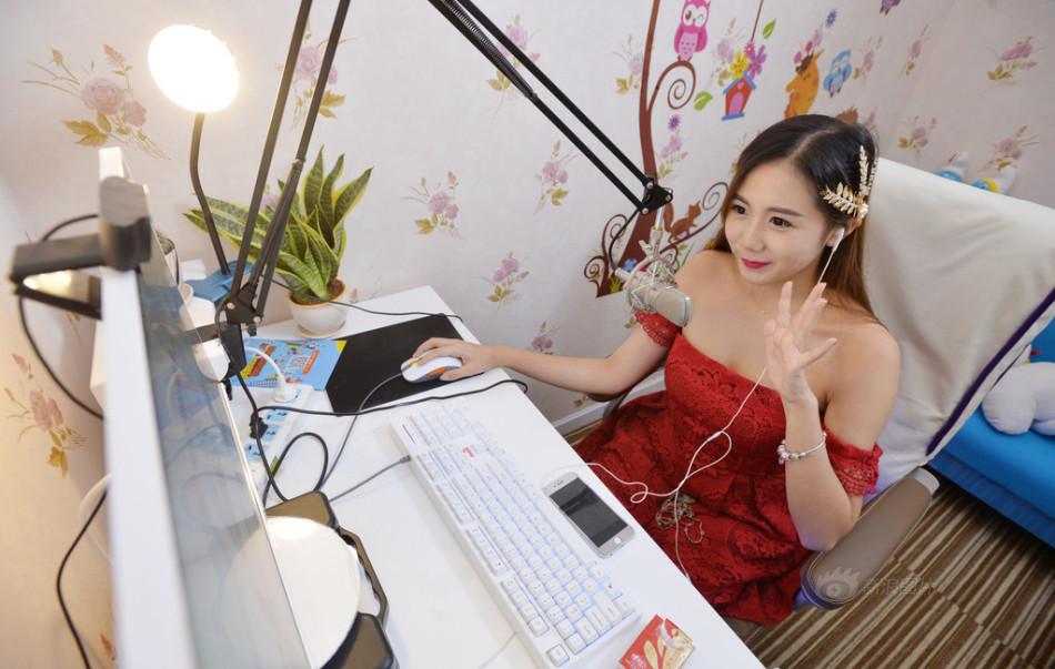 抖音直播间刷人气的网站_抖音里关注的人直播怎么看不了_怎么在抖音,看直播?