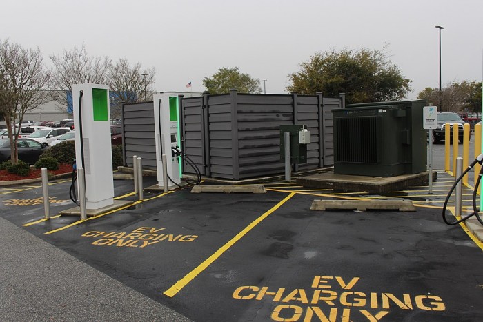 1024px-Electrify_America_electric_vehicle_charging_station,_Valdosta.jpg