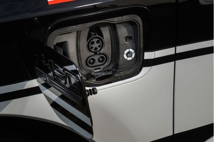 福特发布F-150 Lightning Pro SSV 专门为警察制造的电动皮卡