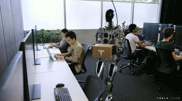 特斯拉机器人售价不到2万美元，FSD Beta将在全球推出