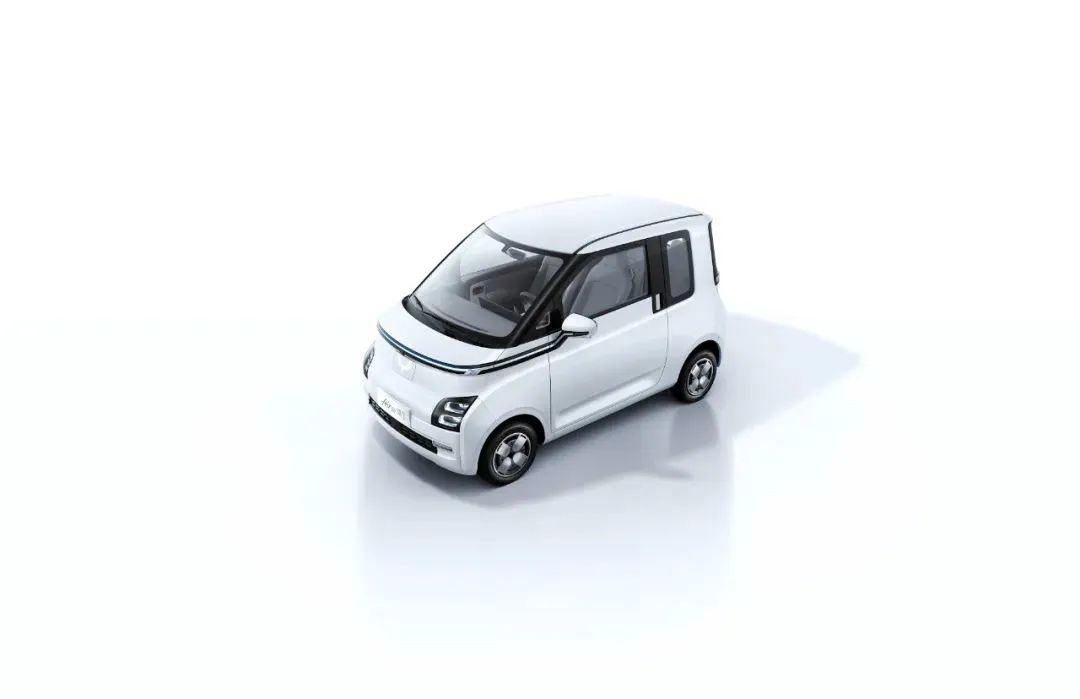五菱首款新能源全球车 Air ev 晴空详细配置曝光：300km 续航 + 10.25 英寸双联屏