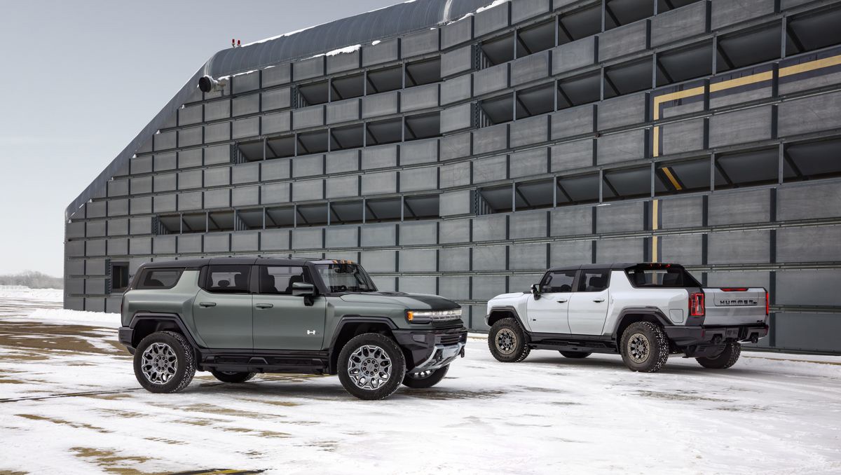 the gmc hummer ev suv completes the hummer ev family and features a 1267 inch wheelbase for tight proportions and a maneuverable body, providing remarkable on and off road capability