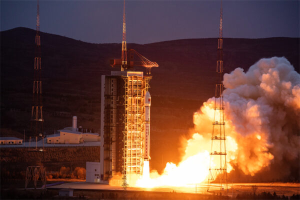 一箭四星！国际首个车轮式卫星编队，银河航天冲向太空