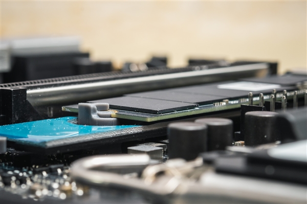 读取14GB/s！英韧科技宣布首款PCIe 5.0企业级国产SSD主控量产
