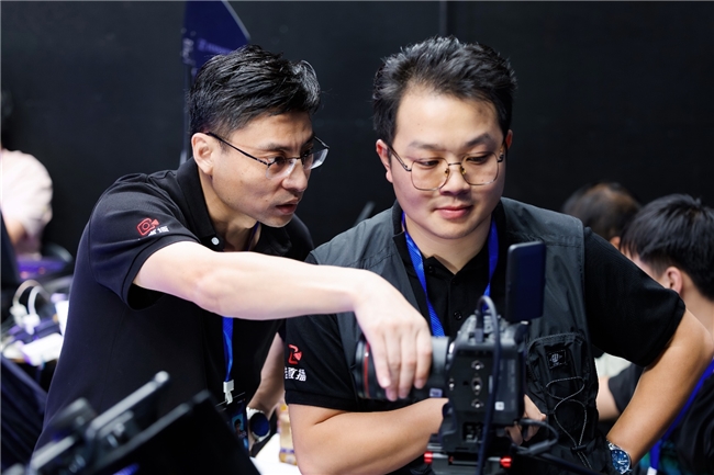 佳能EOS C50 团播首秀惊艳无忧之夜,明星感直播助推流量破百亿