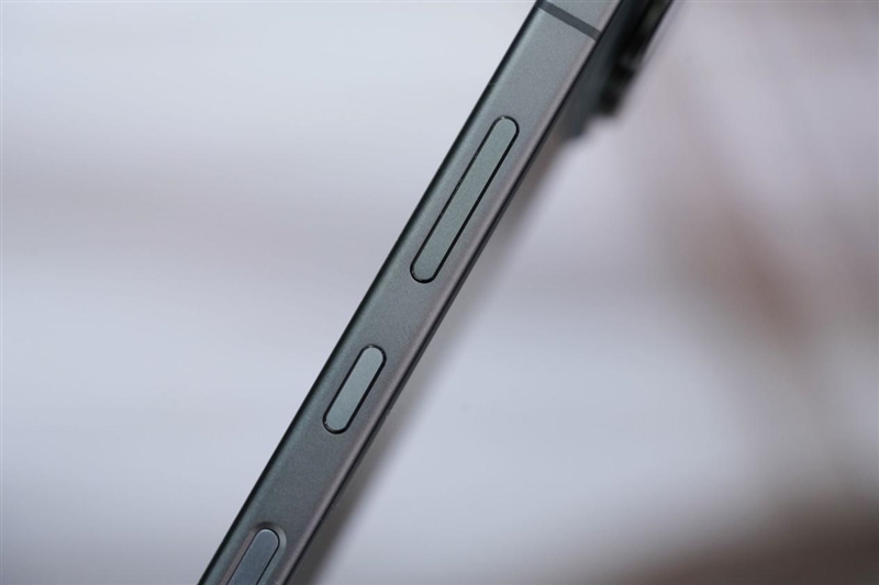 把8000mAh塞进直屏！荣耀500 Pro评测：开卷“全面旗舰”