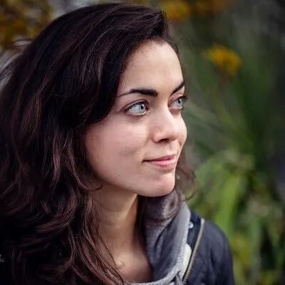 马斯克脑机接口意念控制机械臂!演示者获得钢铁之吻,理论上可控制一切