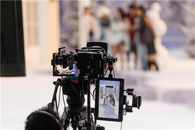 佳能携手胡可直播间 以“明星感”视听语言探索高端直播新标准